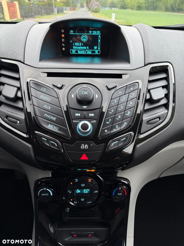 Ford Fiesta 1.0 EcoBoost Titanium EU6 - 24