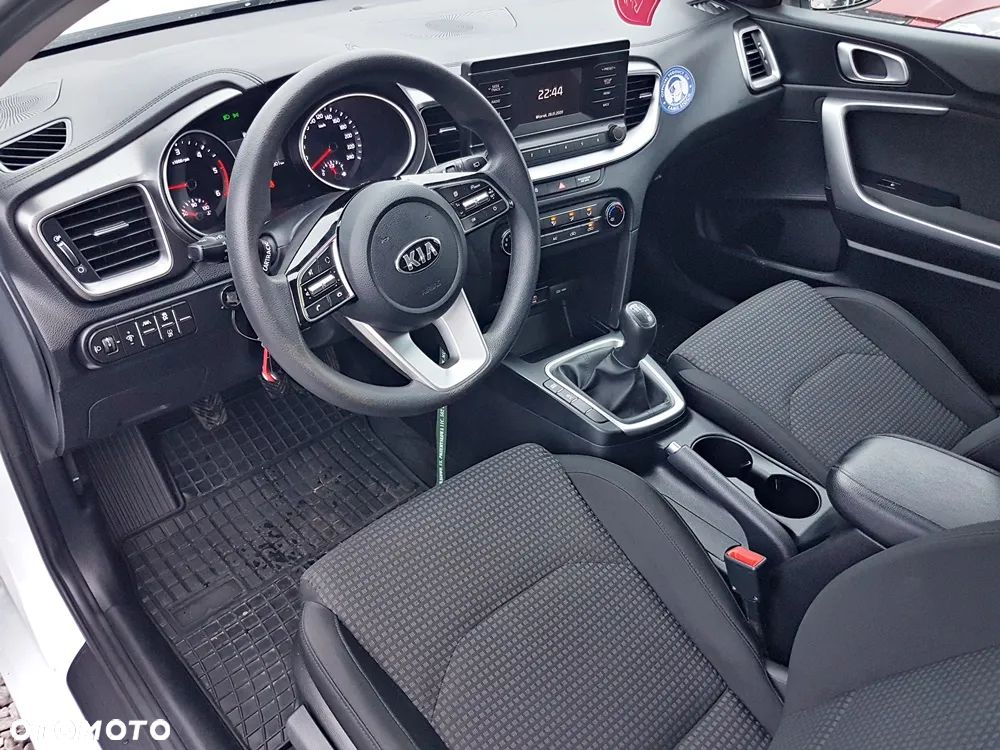 Kia Ceed 1.6 CRDi SCR M - 12