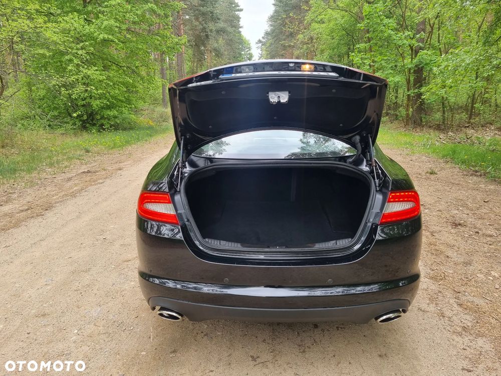 Jaguar XF 3.0 V6 D Premium Luxury - 31