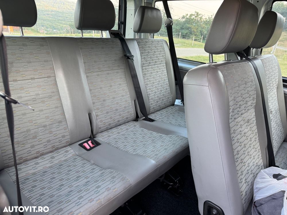 Volkswagen Multivan - 23