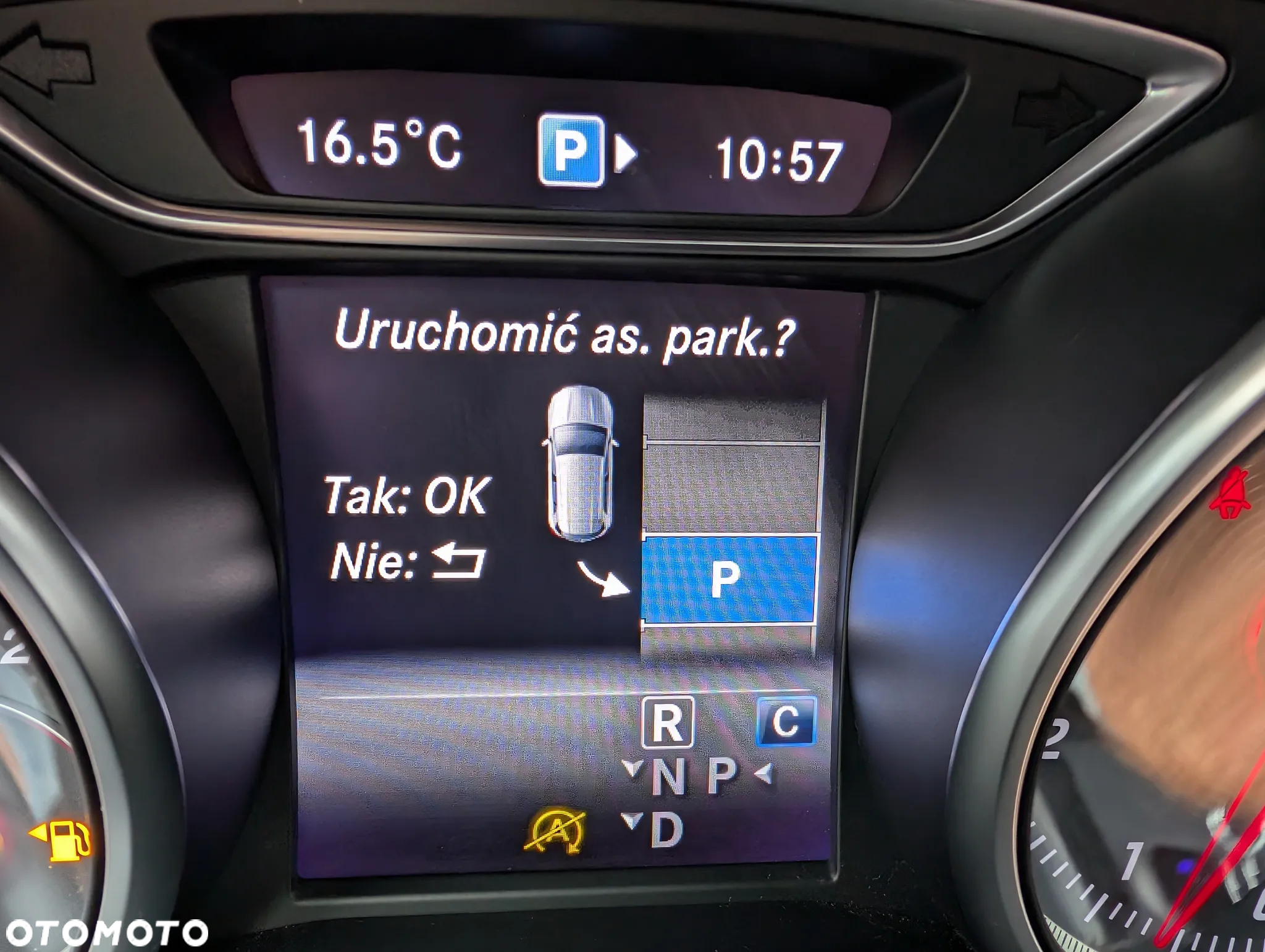 Mercedes-Benz GLA 200 7G-DCT - 36