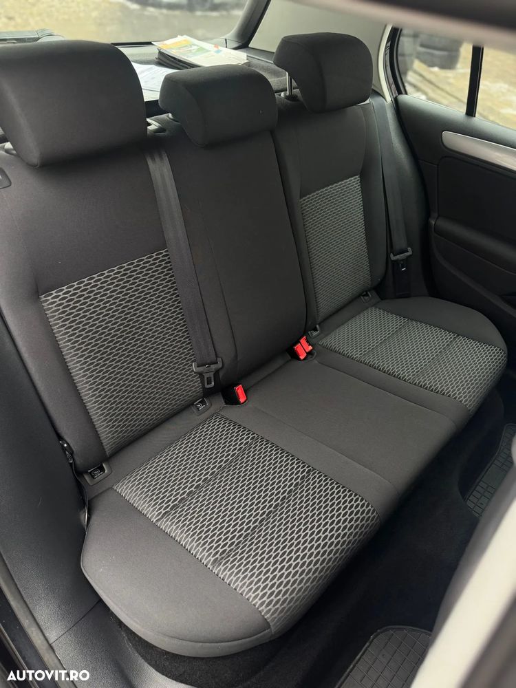 Volkswagen Golf - 29