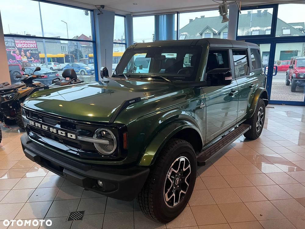 Ford Bronco - 34