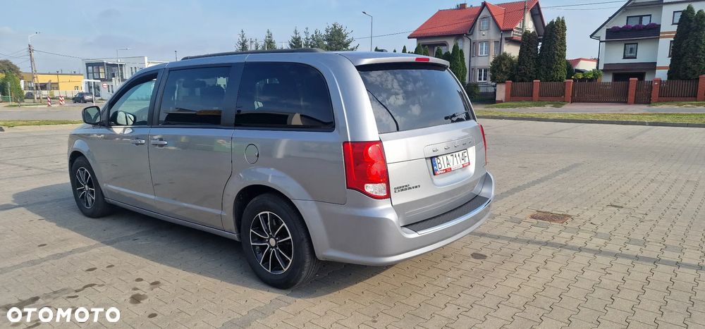 Dodge Grand Caravan - 32