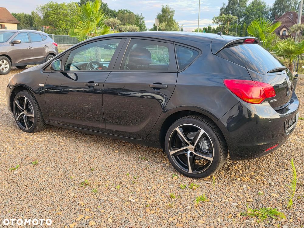 Opel Astra 1.6 Design Edition - 13