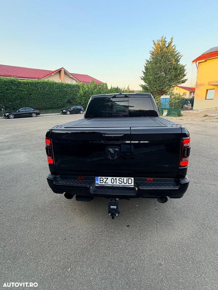 Dodge RAM - 8