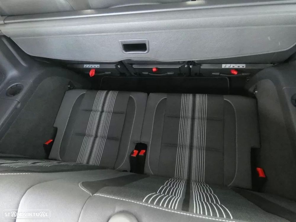 VW Touran 2.0 TDI DPF BlueMotion MATCH - 21