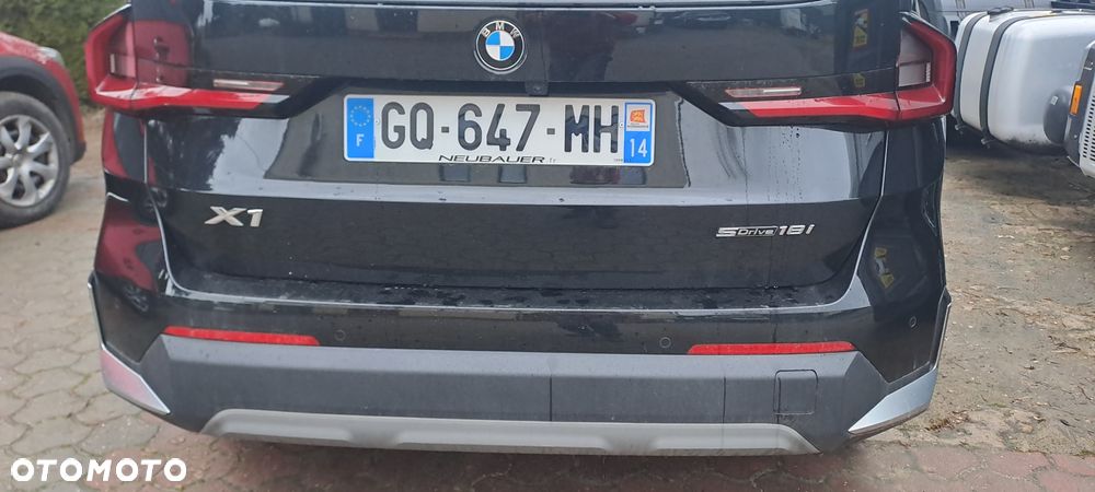 BMW X1 sDrive18i - 12