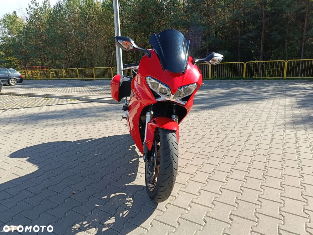 Honda VFR - 15