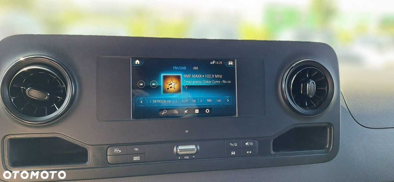 Mercedes-Benz Sprinter - 15