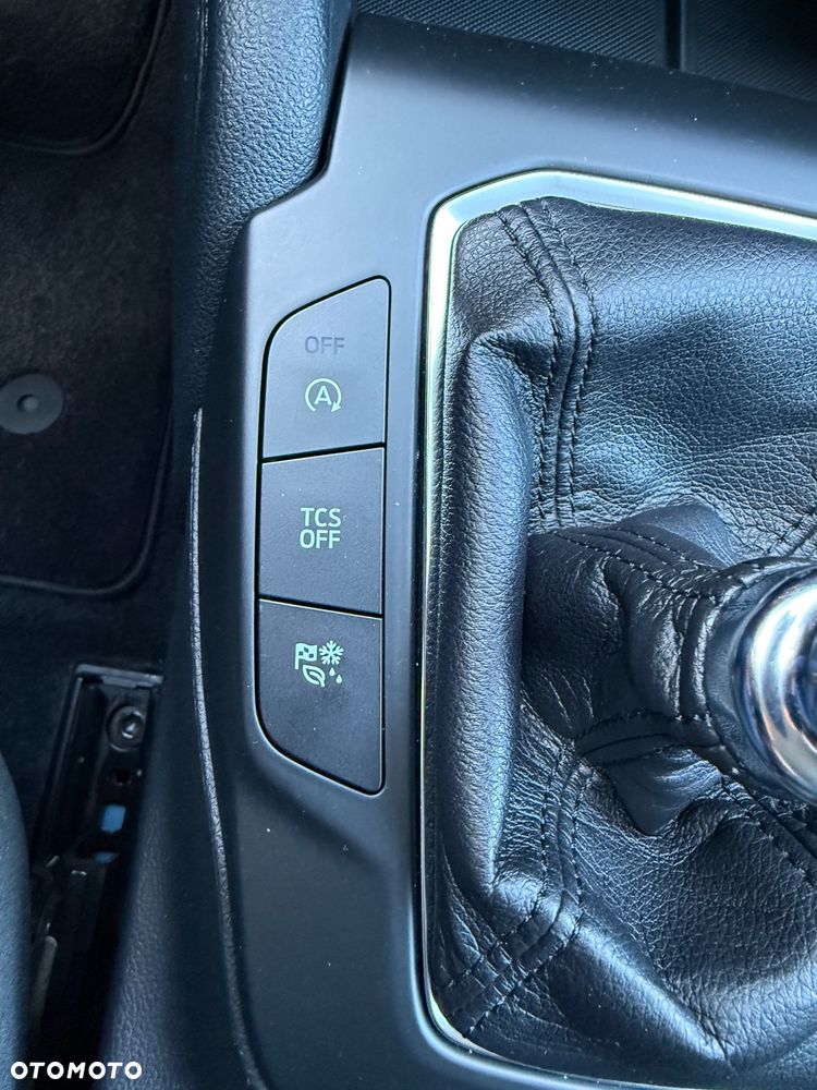 Ford Focus SW 1.0 EcoBoost S&S TITANIUM X - 16