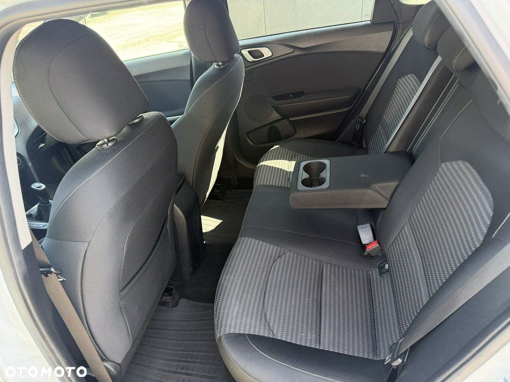 Kia Ceed - 14