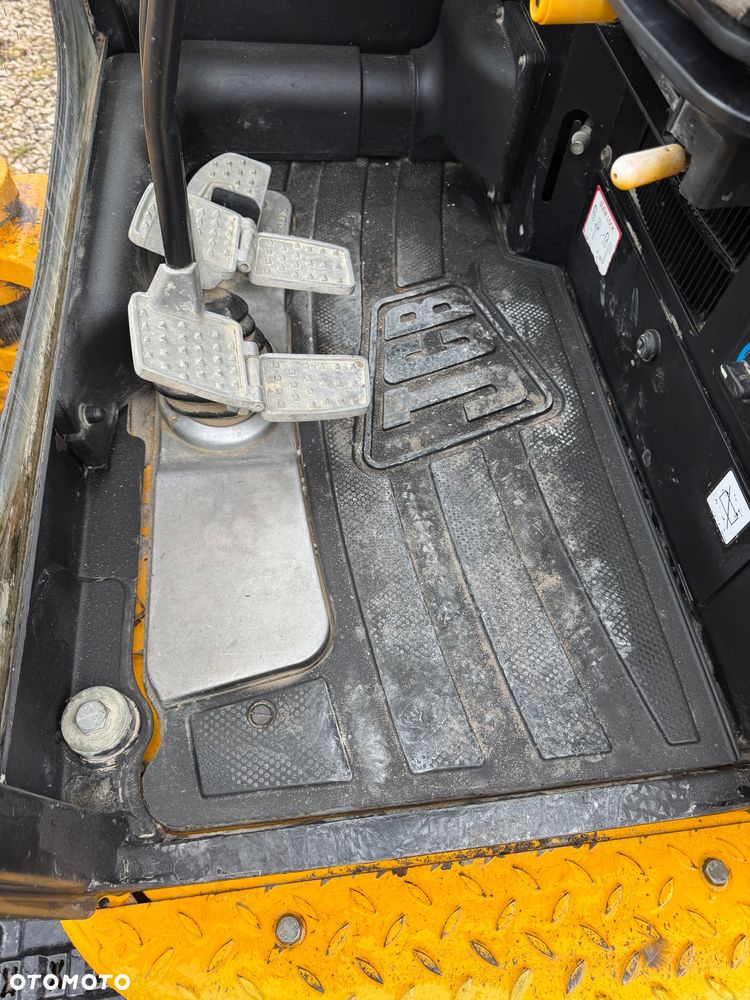 JCB - 5