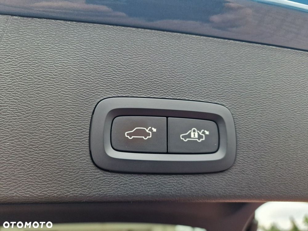 Volvo XC 40 T4 Plug-In Hybrid Core - 23