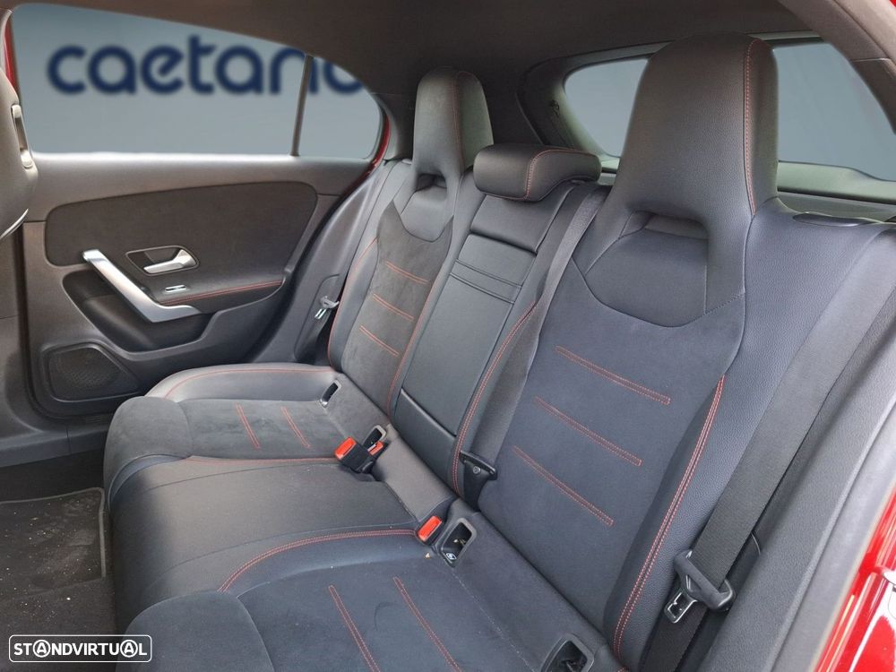 Mercedes-Benz A 250 e 8G-DCT AMG Line - 14