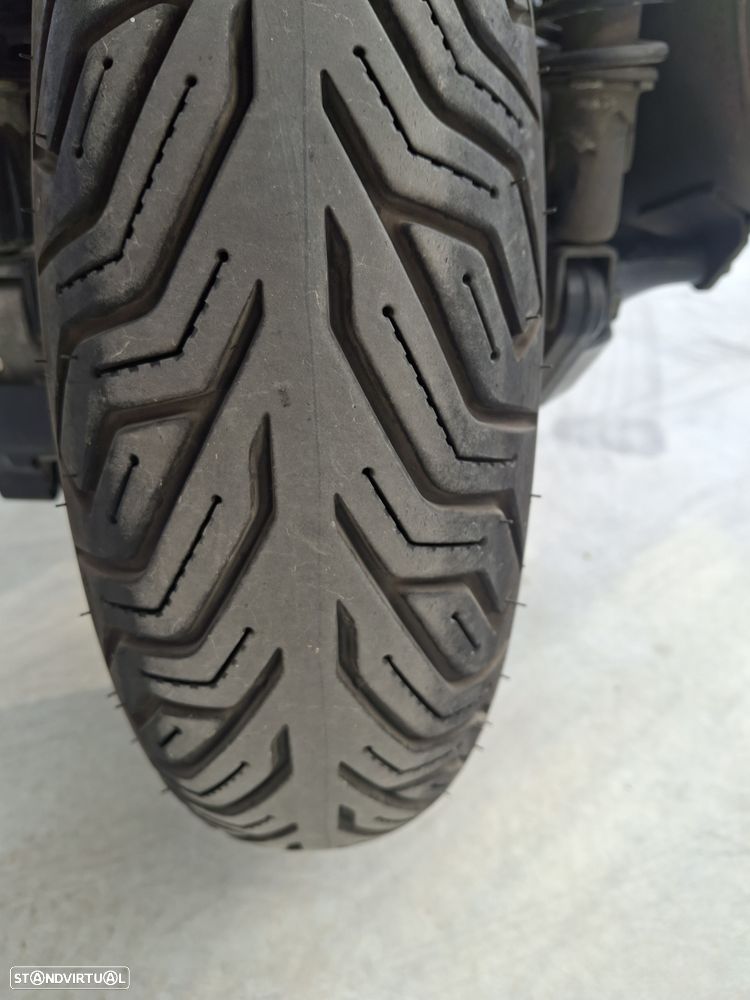 Yamaha X-Max Tech Max - 4