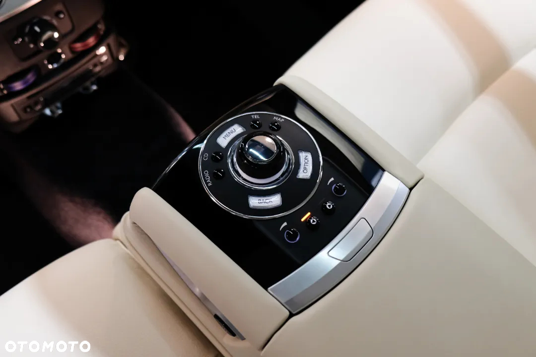 Rolls-Royce Ghost - 30
