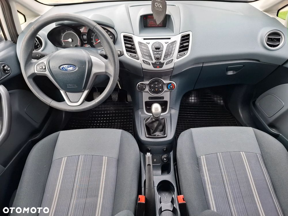 Ford Fiesta 1.25 Viva - 33