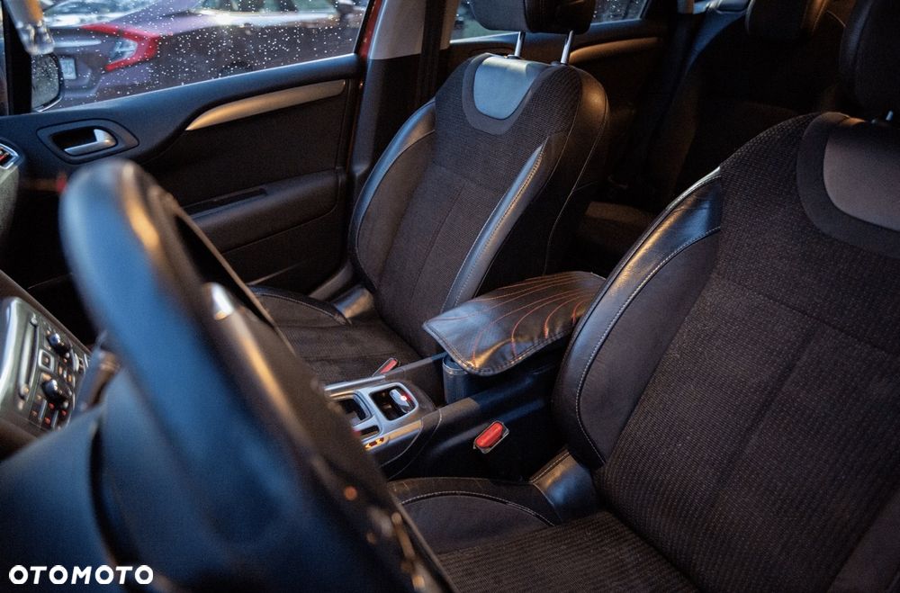 Citroen C4 2011 photo 4