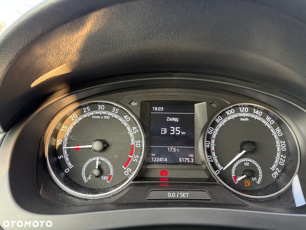 Skoda RAPID Spb 1.6 TDI DPF Emotion Plus - 8