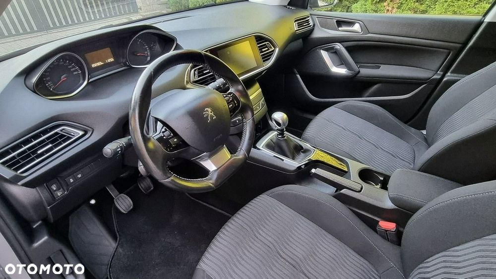 Peugeot 308 - 10