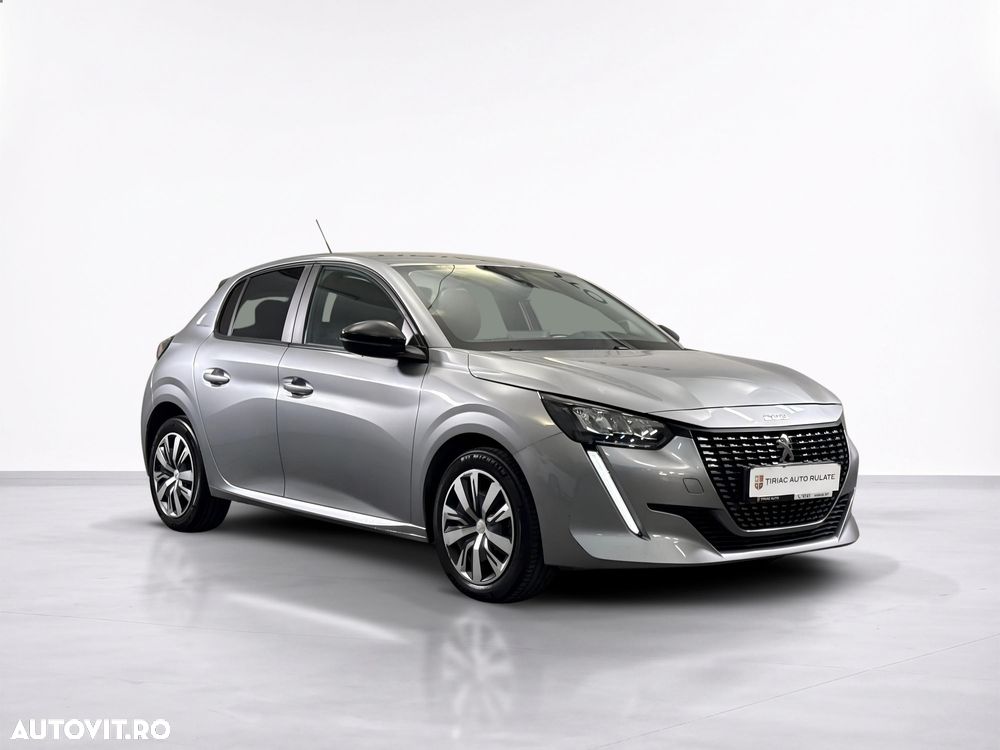 Peugeot 208 - 8