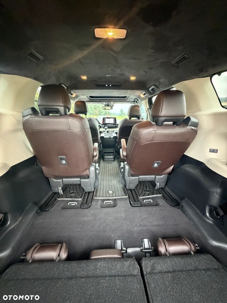 Toyota Sienna - 13