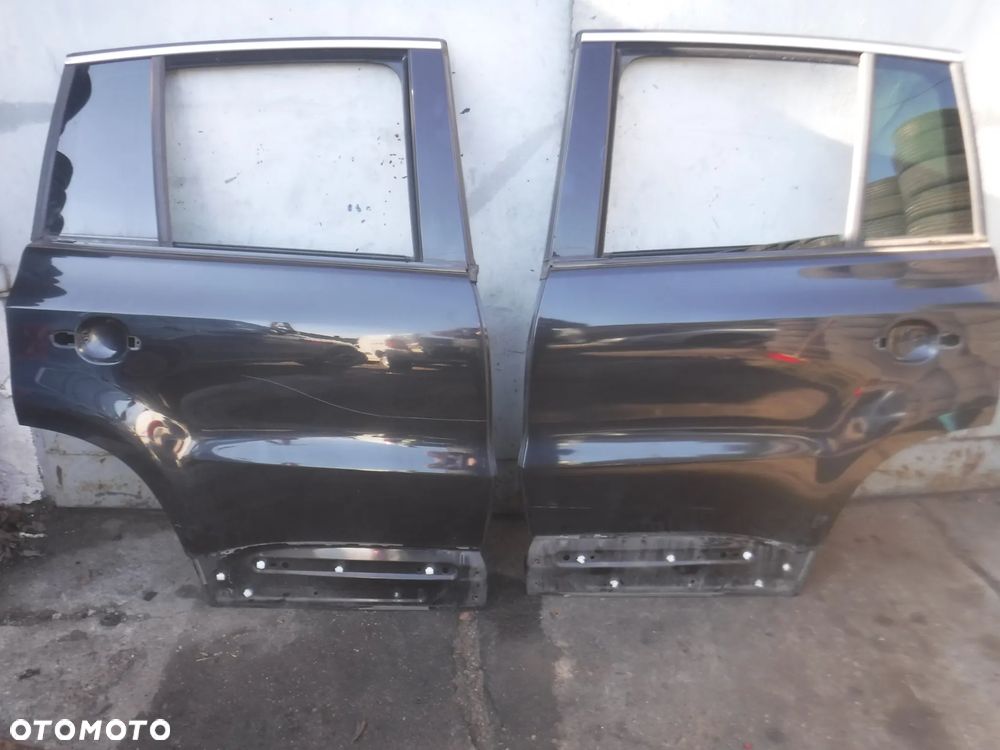 Vw Tiguan I 5N drzwi prawe tyl   bez rdzy