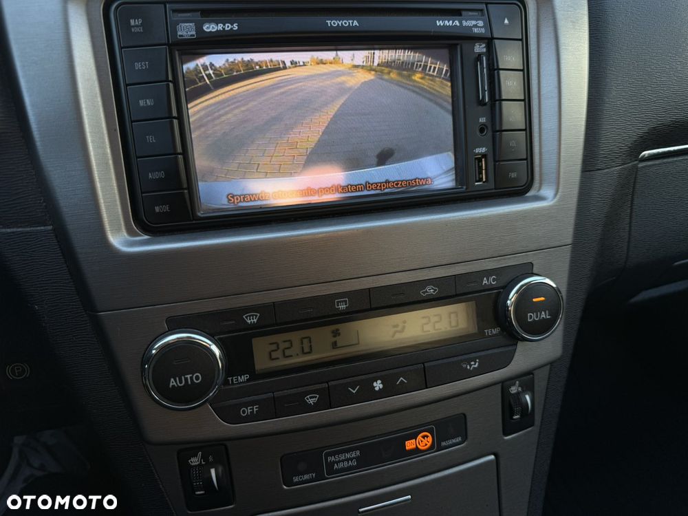 Toyota Avensis - 12