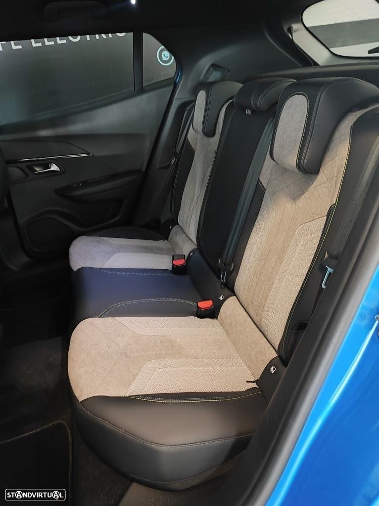 Peugeot e-2008 50 kWh GT - 9