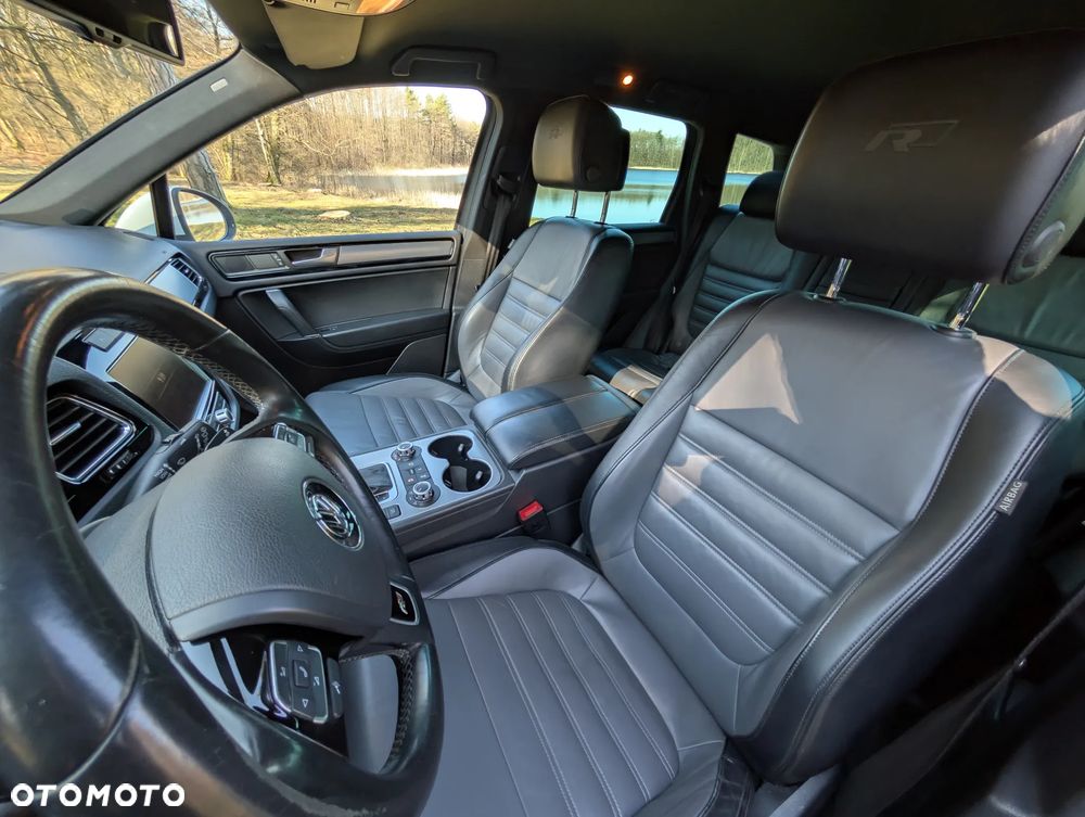 Volkswagen Touareg 3.0 V6 TDI BMT R-Style - 16
