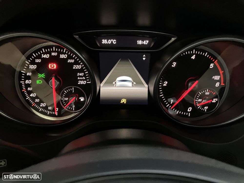 Mercedes-Benz CLA 180 d Shooting Brake - 31