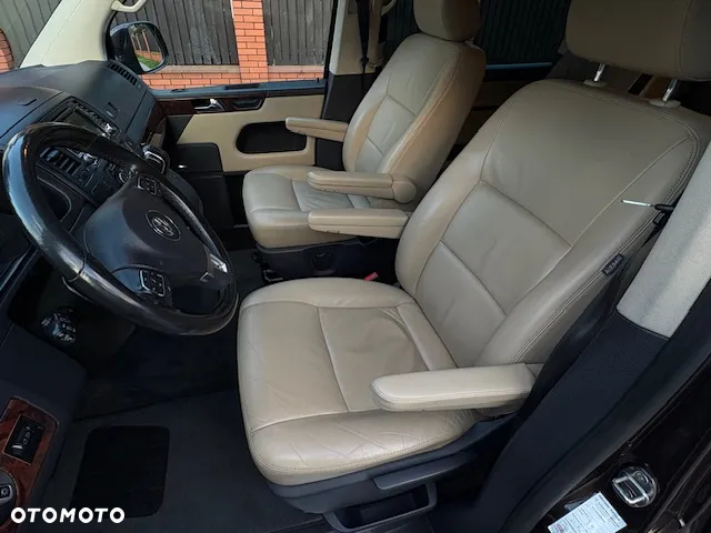 Volkswagen Multivan - 34