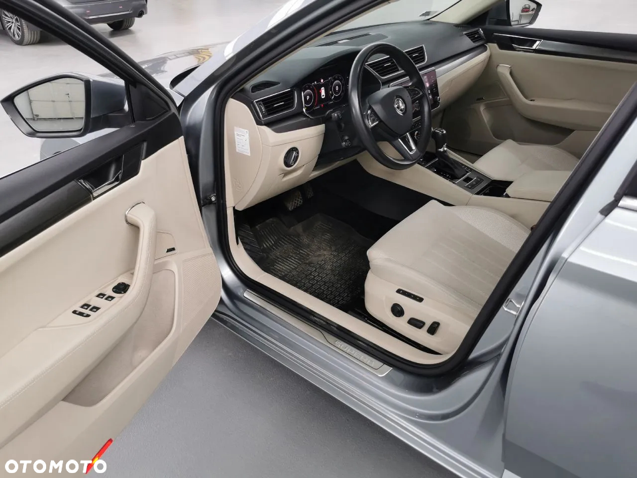 Skoda Superb 2.0 TDI SCR 4x4 Style DSG - 16
