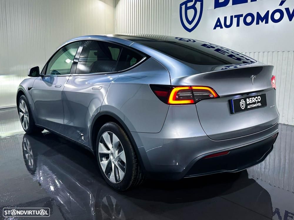 Tesla Model Y Long Range Dual Motor AWD - 7