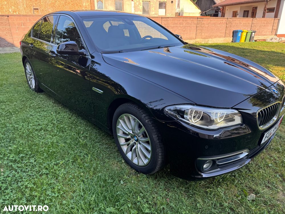 BMW Seria 5 525d Aut. Luxury Line - 2