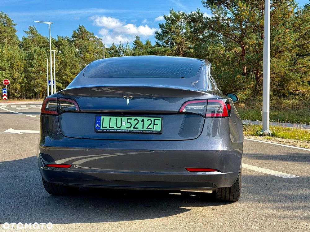 Tesla Model 3 - 5