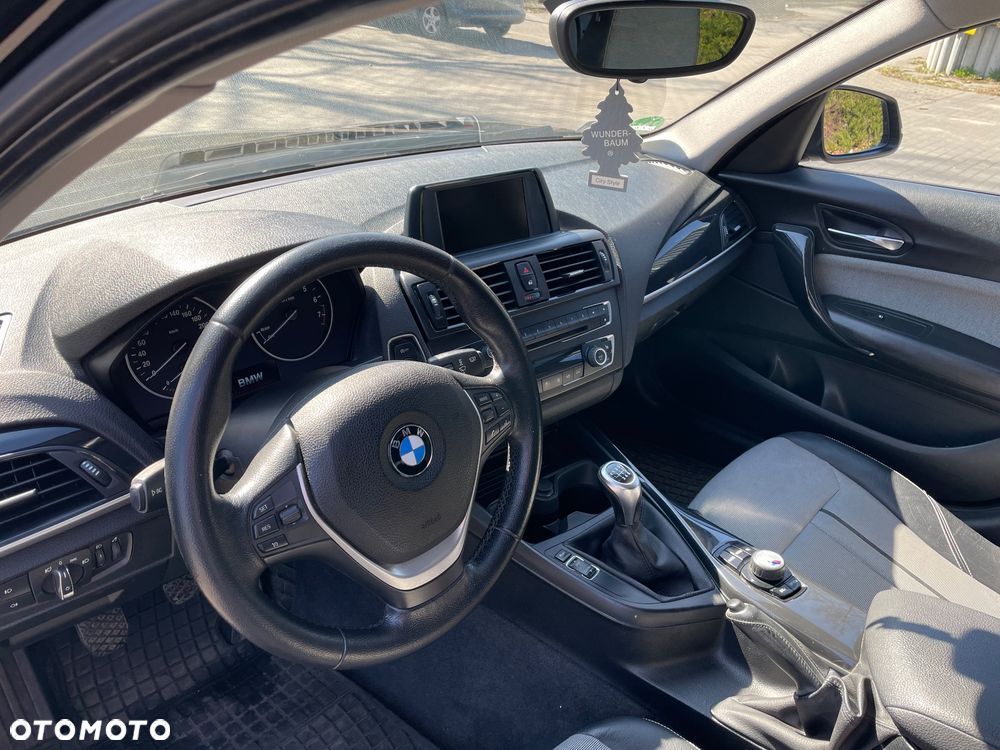 BMW Seria 1 116i - 6