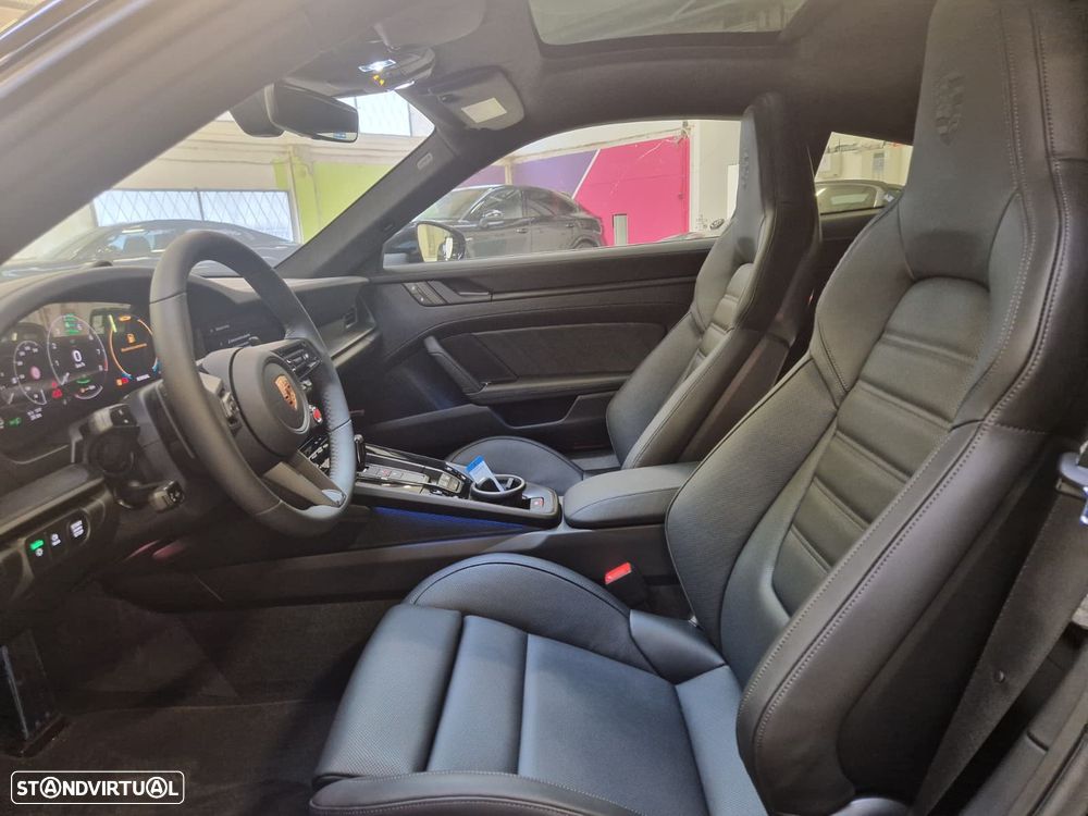 Porsche 911 (992) Carrera GTS - 23