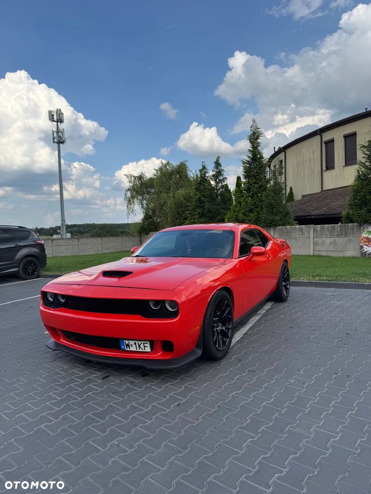 Dodge Challenger - 1