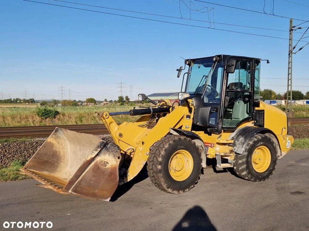Caterpillar 908M - 1