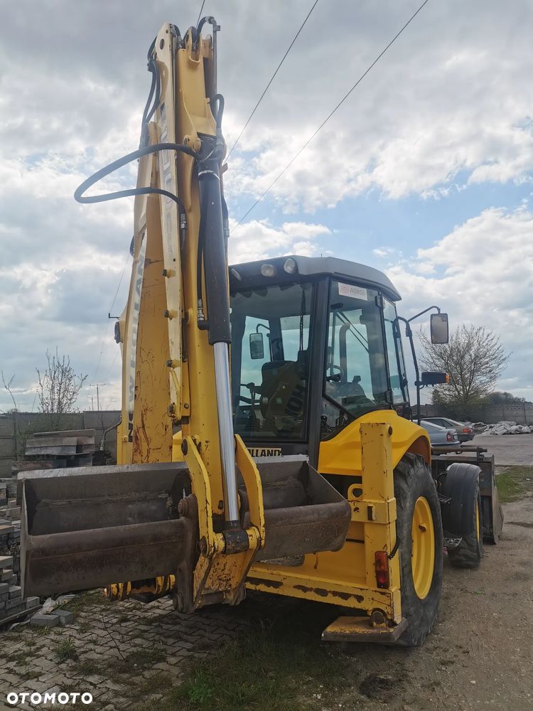 New Holland B100C - 3