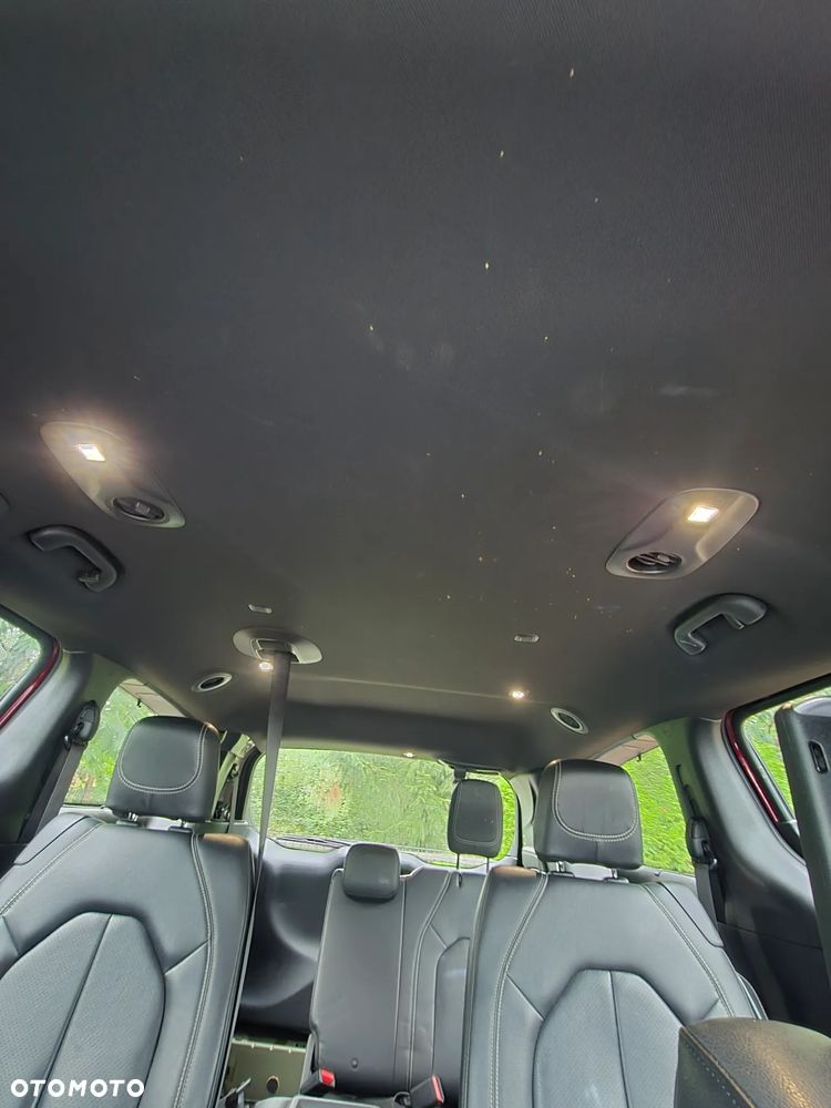 Chrysler Pacifica - 13