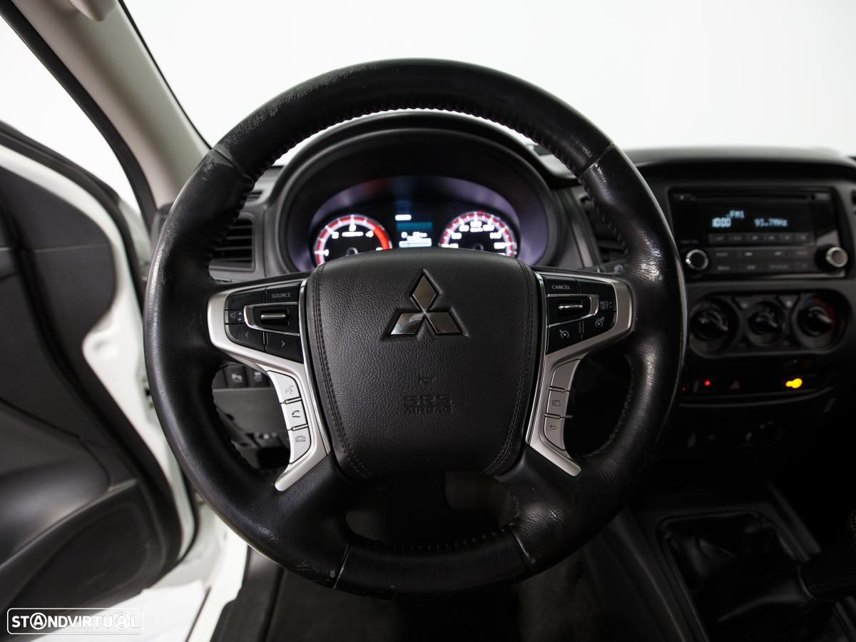 Mitsubishi L200 - 12