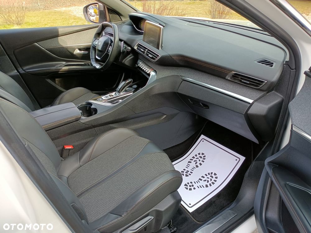 Peugeot 3008 1.2 PureTech GPF Allure S&S EAT8 - 27