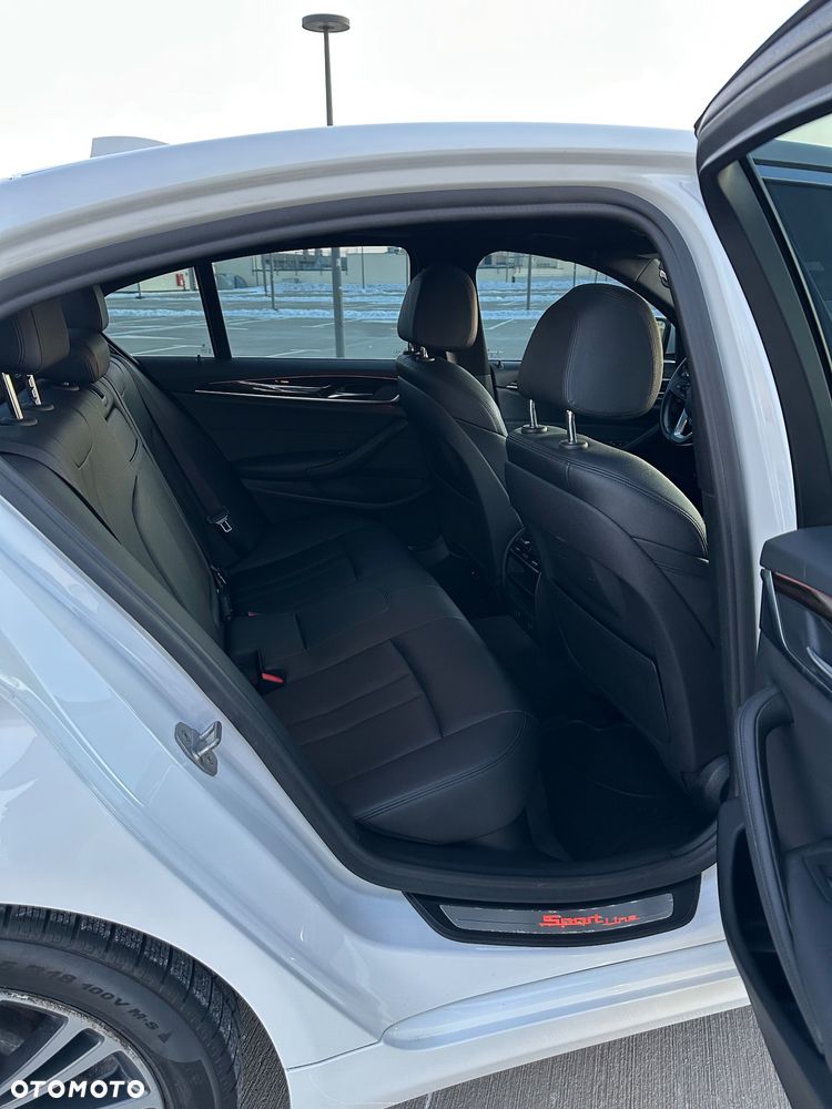 BMW Seria 5 530i xDrive Sport Line - 12