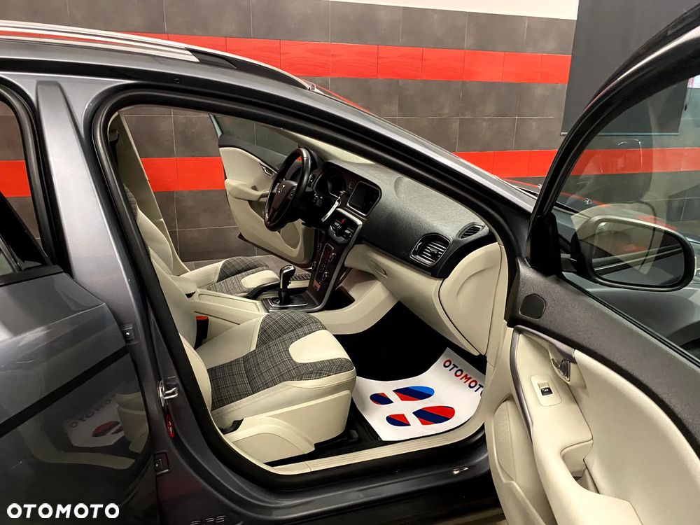 Volvo V40 Cross Country D2 Drive-E Dynamic Edition - 18