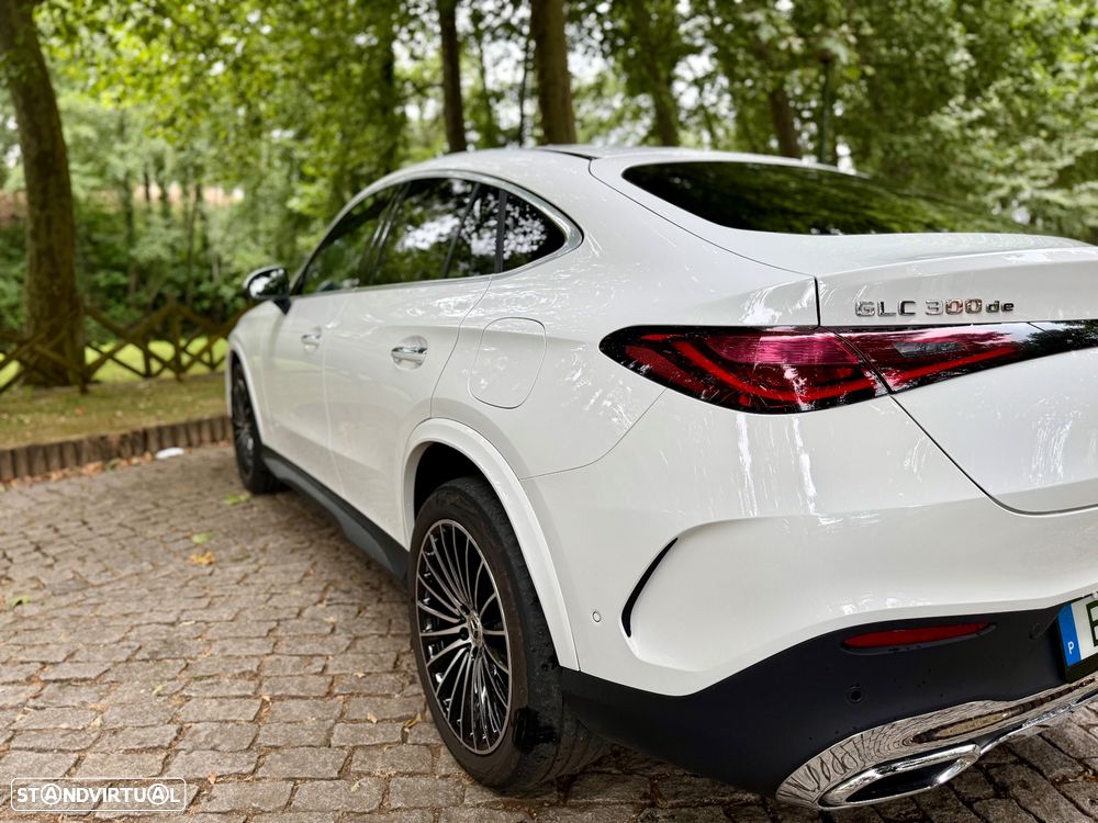Mercedes-Benz GLC 300 de Coupe 4Matic - 11