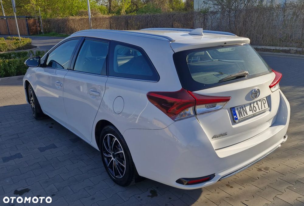 Toyota Auris 1.6 Premium - 6