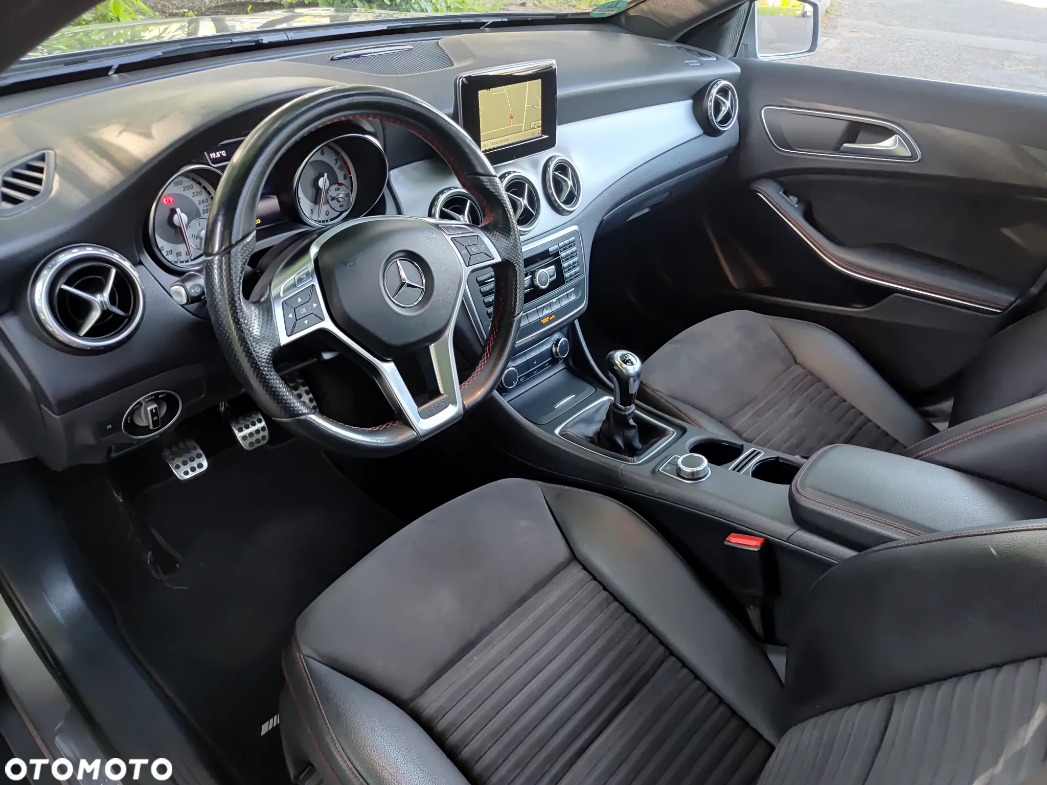 Mercedes-Benz GLA 200 AMG Line - 8